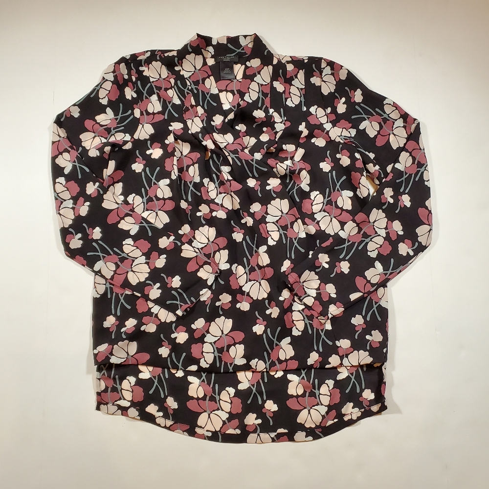 NWOT ann taylor wrap floral top
